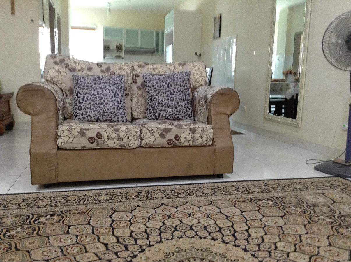 Kenanga Homestay Nilai Εξωτερικό φωτογραφία